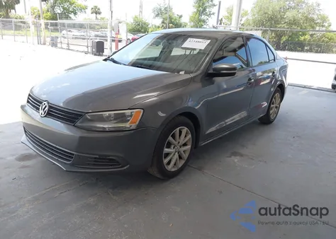 2014 Volkswagen Jetta 1.8T Se from USA, damaged, VIN 3VWD17AJXEM315517